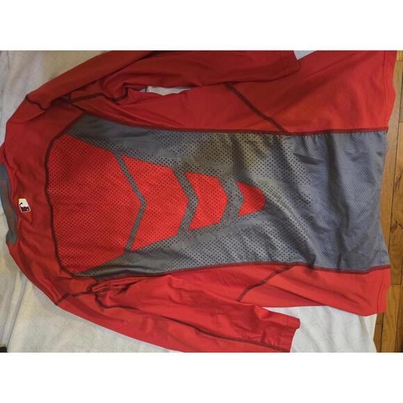 Nike Pro Combat Hypercool Red Active Top - Picture 4 of 6